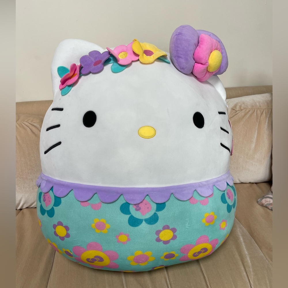 2021 Sanrio 24’ Floral Hello Kitty